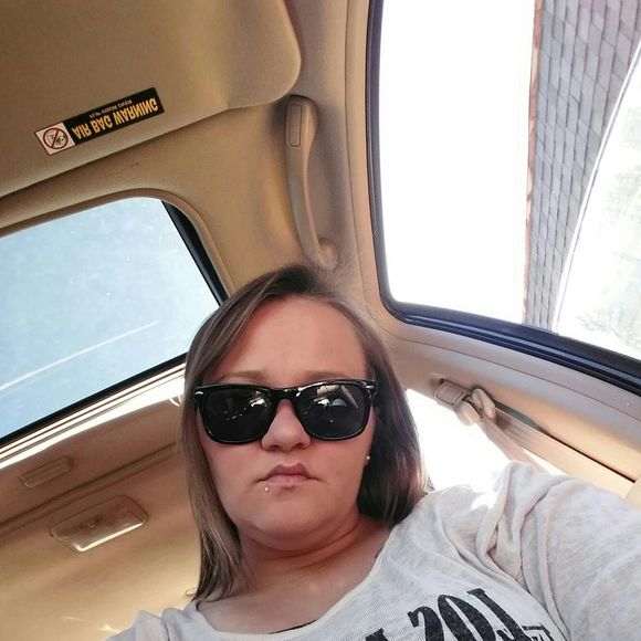 Meet your Posher, Amanda - Picture 1 of 1